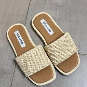 Steve Madden Women's Tan and Cream Woven Slide Sandals